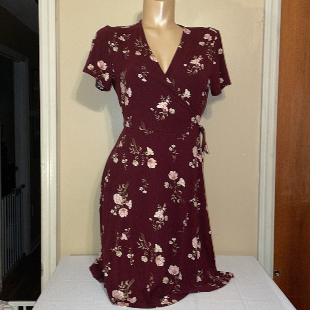 Old Navy Burgundy Floral Wrap-Style Mini Dress - Picture 2 of 8